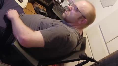 Snapshot of biggydee8989 chatting on June 25, 8:52 am biggydee8989 online show from June 25, 8:52 am