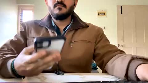 Snapshot of bighandsomesatisfy chatting on February 11, 12:05 pm bighandsomesatisfy online show from February 11, 12:05 pm