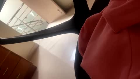 Snapshot of bighandsomesatisfy chatting on February 16, 4:20 am bighandsomesatisfy online show from February 16, 4:20 am