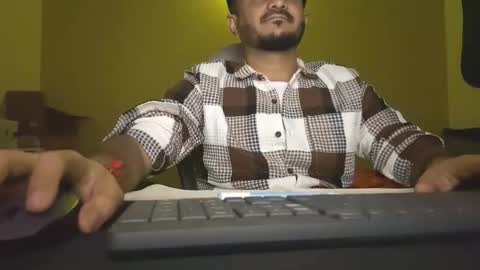 bighandsomesatisfy online show from January 18, 7:50 pm