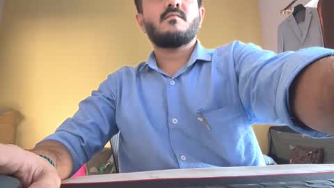 bighandsomesatisfy online show from April 15, 10:55 am