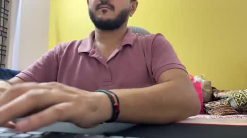 bighandsomesatisfy online show from April 19, 4:39 pm