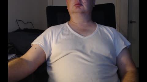 Snapshot of bighorn1981 chatting on December 2, 10:56 pm bighorn1981 online show from December 2, 10:56 pm