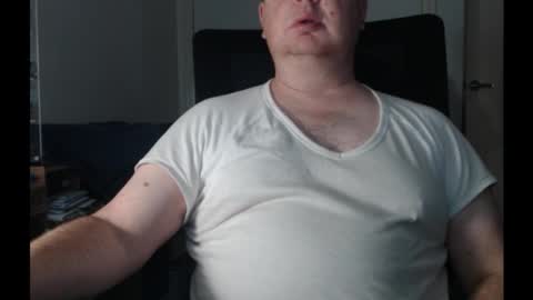 Snapshot of bighorn1981 chatting on October 17, 11:51 pm bighorn1981 online show from October 17, 11:51 pm