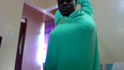 Snapshot of bigjuicyass_30 chatting on July 14, 6:07 am pretty online show from July 14, 6:07 am