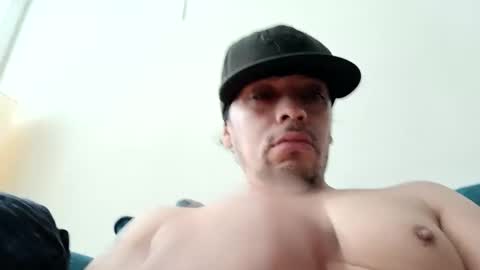 Snapshot of biglatinochorizo chatting on December 11, 5:48 pm biglatinochorizo online show from December 11, 5:48 pm