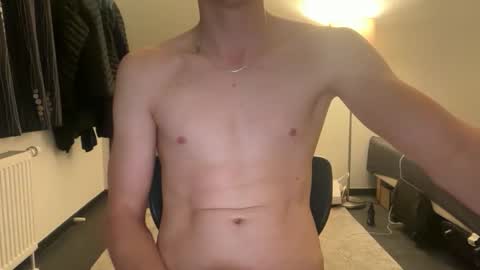 Snapshot of bigleor chatting on February 15, 6:48 pm bigleor online show from February 15, 6:48 pm