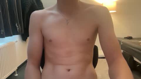 Snapshot of bigleor chatting on February 16, 11:28 am bigleor online show from February 16, 11:28 am