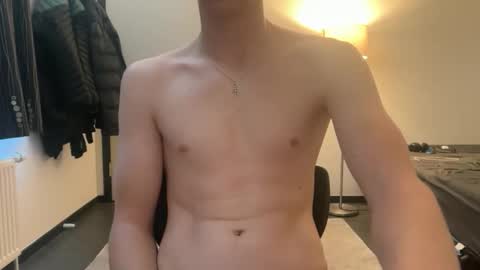 Snapshot of bigleor chatting on February 19, 12:01 pm bigleor online show from February 19, 12:01 pm