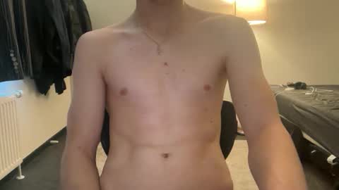 Snapshot of bigleor chatting on February 25, 11:31 am bigleor online show from February 25, 11:31 am