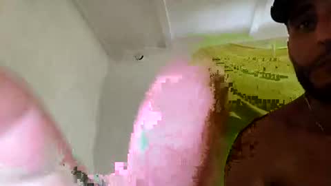 Snapshot of bigmagic25 chatting on August 2, 6:39 pm bigmagic25 online show from August 2, 6:39 pm