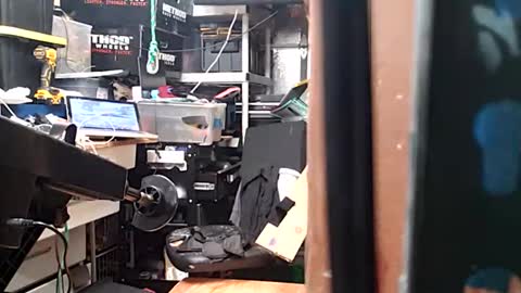 Snapshot of bigmanaround9 chatting on December 26, 8:28 am bigmanaround9 online show from December 26, 8:28 am