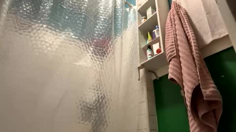 Snapshot of bigmanaround9 chatting on September 12, 8:25 am bigmanaround9 online show from September 12, 8:25 am