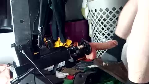 Snapshot of bigmanaround9 chatting on October 30, 9:33 am bigmanaround9 online show from October 30, 9:33 am