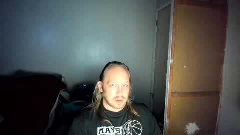 Snapshot of bigmike20129020 chatting on May 11, 8:31 am bigmike20129020 online show from May 11, 8:31 am