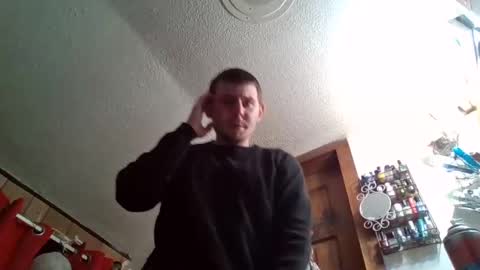 Snapshot of bigmike5702 chatting on October 29, 11:34 am casper617 online show from October 29, 11:34 am