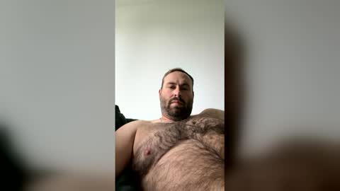 Snapshot of bigmikept17 chatting on June 1, 1:35 pm bigmikept17 online show from June 1, 1:35 pm