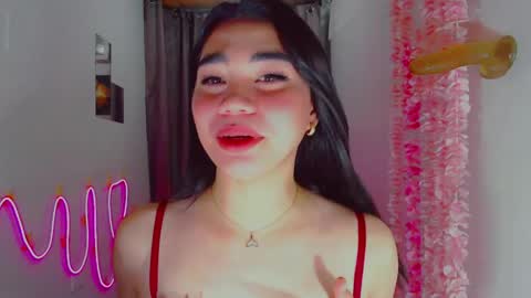 kiaaannaaaa online show from May 8, 4:29 am