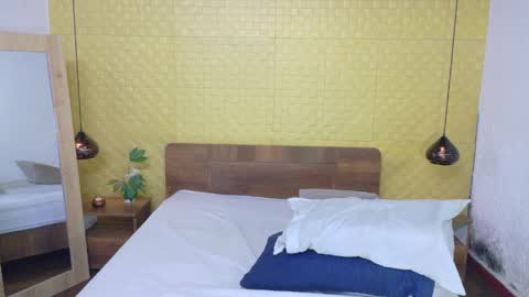 bigroundbooty_ online show from April 21, 8:44 pm