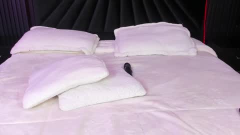 Zayra online show from September 19, 8:05 am