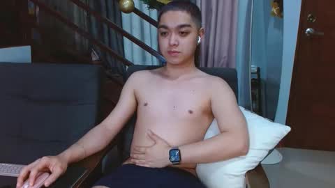 Snapshot of bigshowforyouxx chatting on December 16, 10:42 am Jay online show from December 16, 10:42 am