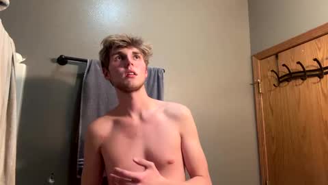 Snapshot of bigskinnyboyshh chatting on January 5, 4:47 am bigskinnyboyshh online show from January 5, 4:47 am