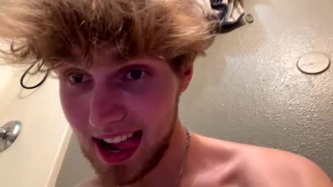 Snapshot of bigskinnyboyshh chatting on September 27, 5:45 am bigskinnyboyshh online show from September 27, 5:45 am