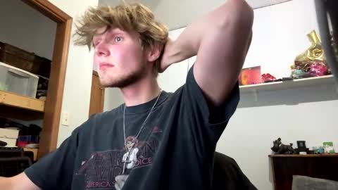 bigskinnyboyshh online show from October 28, 10:34 pm