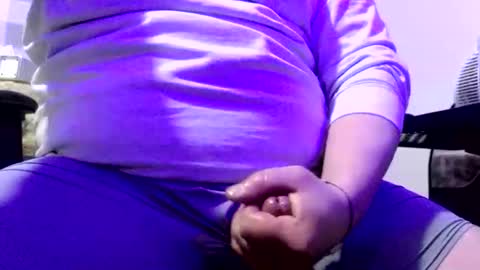 Snapshot of bigsmilekyle chatting on December 20, 12:18 am bigsmilekyle online show from December 20, 12:18 am