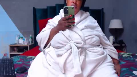 bigsuperbutt online show from June 2, 6:26 am
