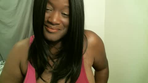 Snapshot of bigtitscassie chatting on May 19, 1:44 am Bigtitscassie online show from May 19, 1:44 am