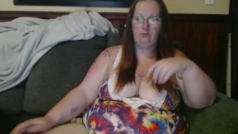 Snapshot of bigtitsgirl9991 chatting on June 15, 4:25 am Kim online show from June 15, 4:25 am