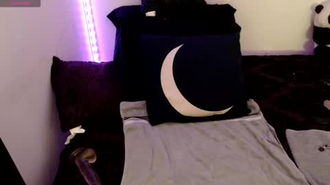 Snapshot of bigtittedtattedlesbian chatting on February 14, 9:33 pm Nichole lights online show from February 14, 9:33 pm