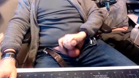 Snapshot of bigtone2_1968 chatting on February 5, 8:30 am bigtone2_1968 online show from February 5, 8:30 am