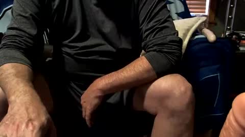 Snapshot of biguylovessuckingcock chatting on December 21, 7:38 pm biguylovessuckingcock online show from December 21, 7:38 pm