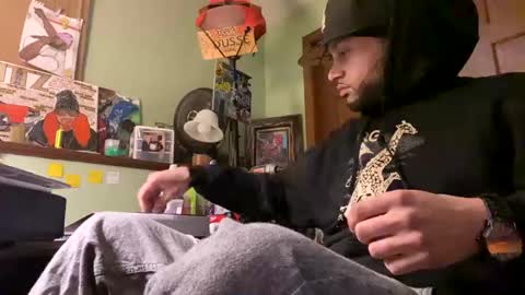 Snapshot of bigwalkdog12 chatting on December 28, 1:18 am Floppyphallus online show from December 28, 1:18 am