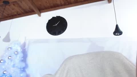 andres online show from December 17, 2:01 am