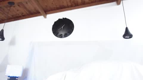 andres online show from February 21, 9:45 am