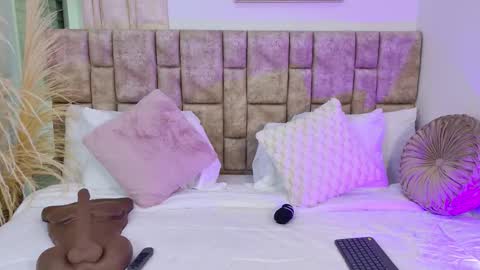   online show from September 22, 7:05 pm