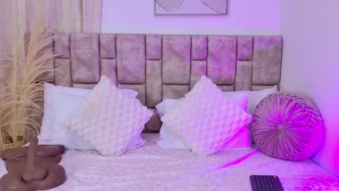   online show from October 7, 7:22 pm