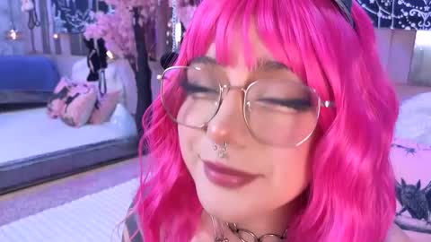 Snapshot of biizzy_noar chatting on December 5, 1:52 pm Biizzy online show from December 5, 1:52 pm