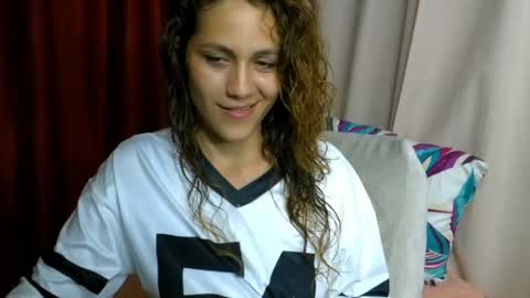 Snapshot of biki_sensual chatting on May 14, 2:07 am hi soy natural girl biki online show from May 14, 2:07 am