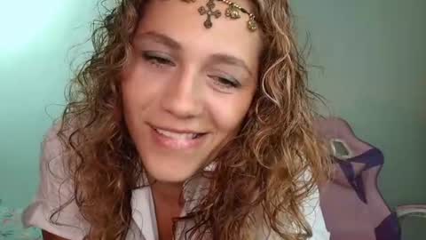 Snapshot of biki_sensual chatting on July 16, 2:06 am hi soy natural girl biki online show from July 16, 2:06 am