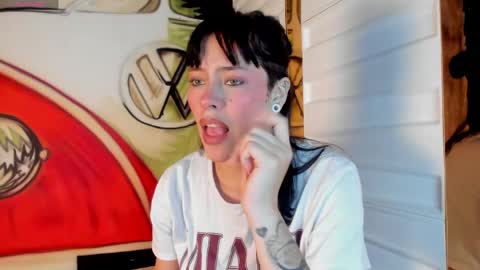 bilie__eilish online show from April 22, 1:01 pm