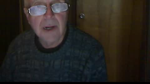 Snapshot of bill_25061 chatting on December 28, 5:57 pm bill_25061 online show from December 28, 5:57 pm