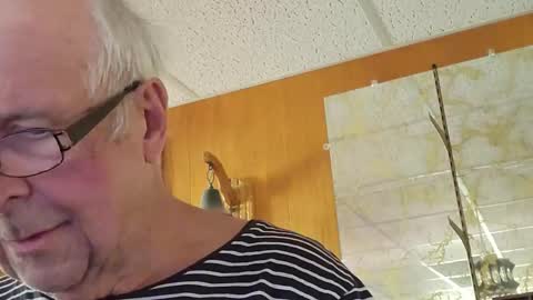 Snapshot of bill_25061 chatting on October 29, 6:42 pm bill_25061 online show from October 29, 6:42 pm