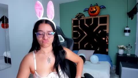 Billie online show from November 5, 7:03 pm