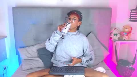 B-I-L-L-I-E 3 online show from September 29, 7:35 am