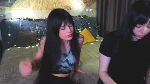 Snapshot of billiemilash chatting on March 15, 11:44 pm We are Luna and Layla. We are 20 Welcome to our room online show from March 15, 11:44 pm
