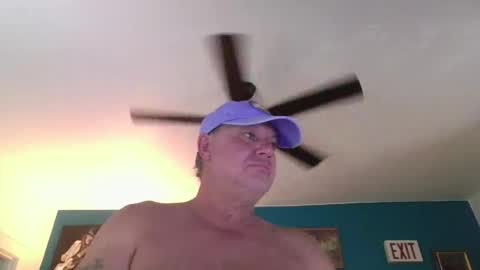 Snapshot of billjames55 chatting on May 19, 9:21 pm billjames55 online show from May 19, 9:21 pm